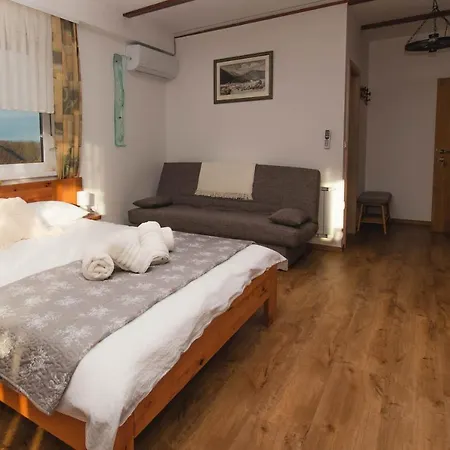 Apartment Pit Zdole Kozje